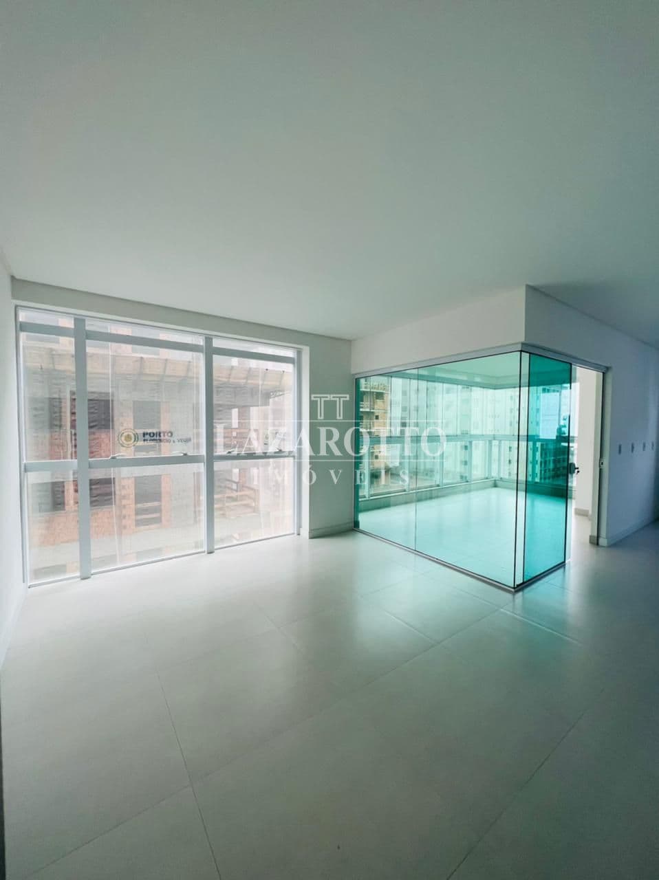 Apartamento à venda – Rua 319 • Meia Praia • Itapema
