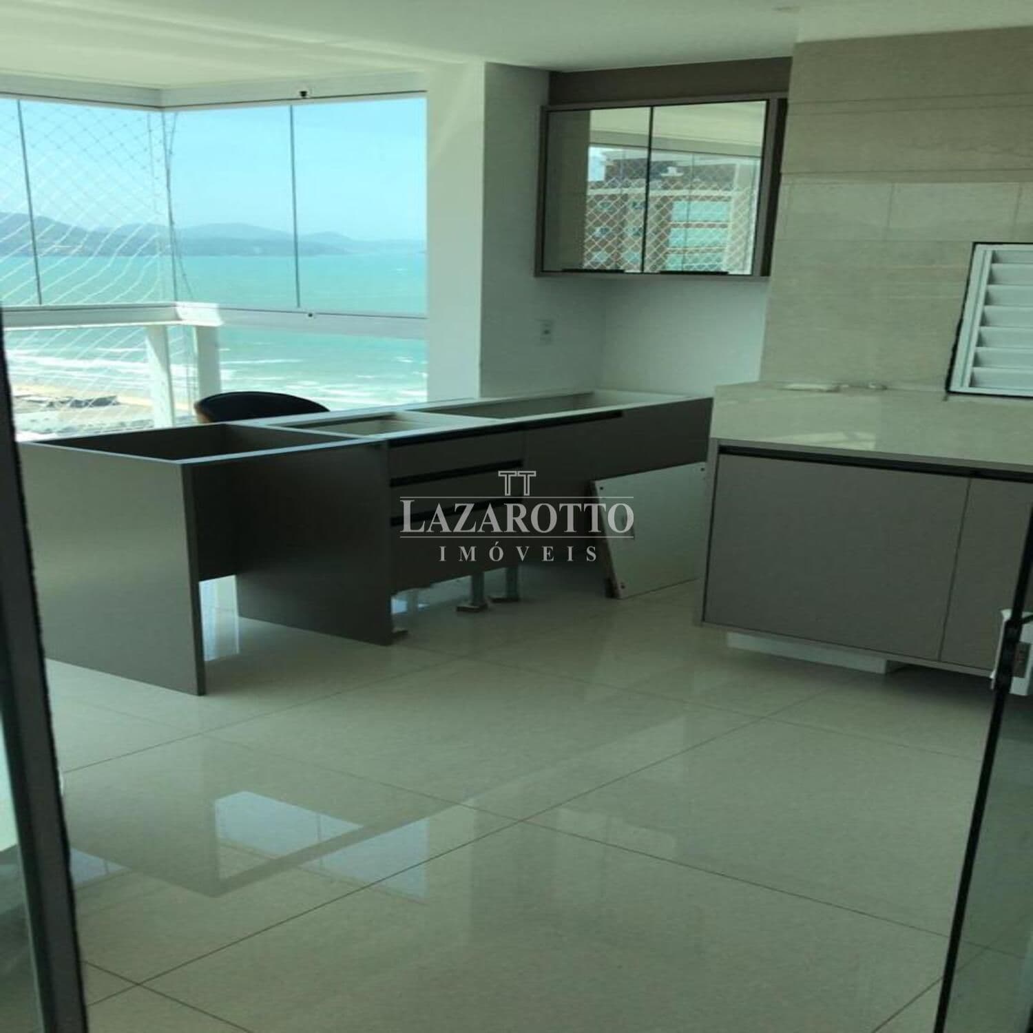 Apartamento à venda – Rua 254 • Meia Praia • Itapema