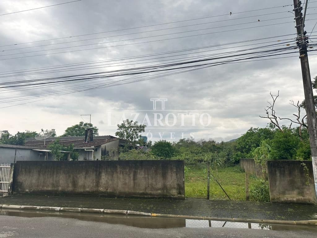 Terreno à venda – Rua 306 • Meia Praia • Itapema