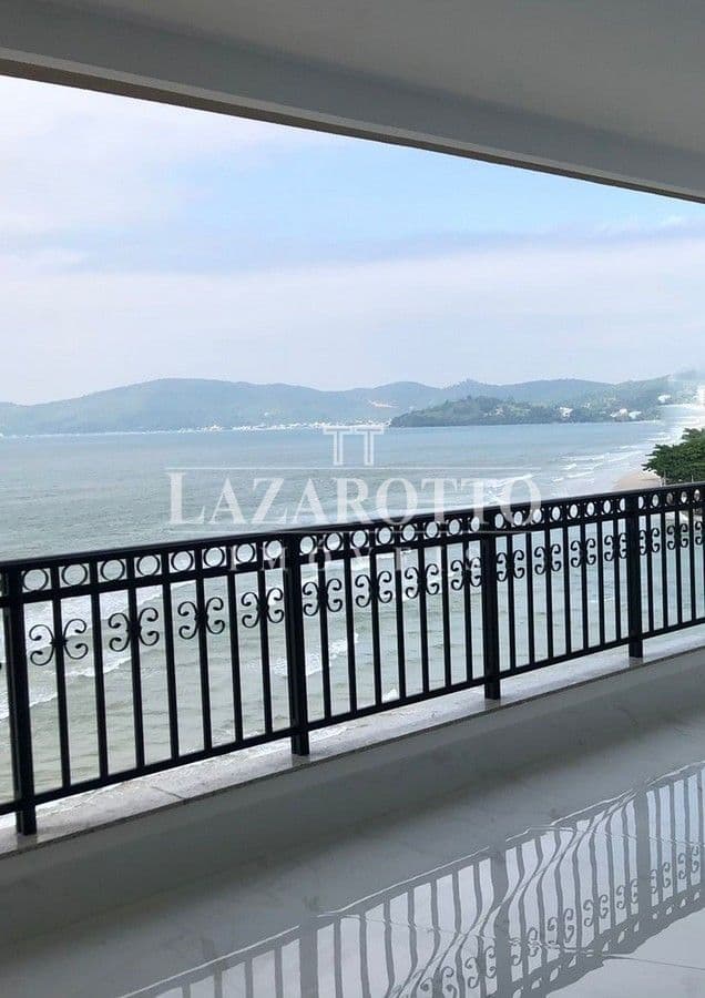 Apartamento à venda – Rua 323 B • Meia Praia • Itapema