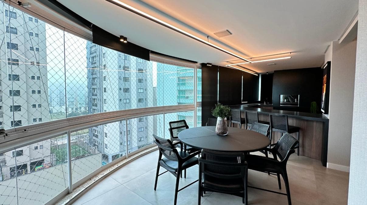 Apartamento à venda – Av. Nereu Ramos • Meia Praia • Itapema