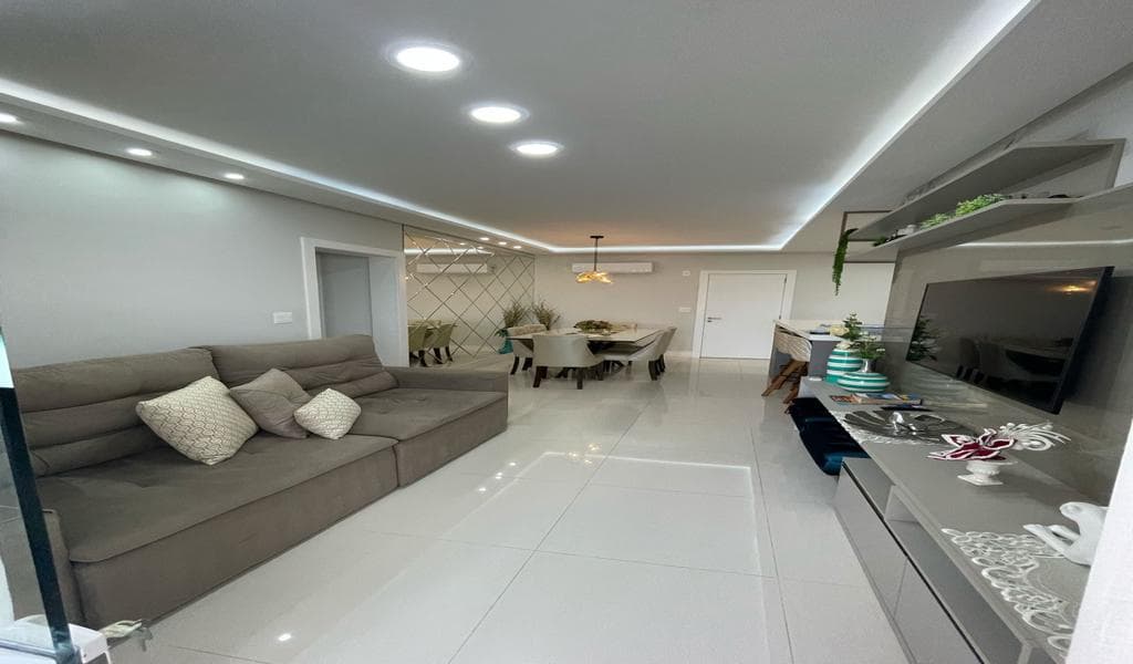 Apartamento à venda – Rua 262 • Meia Praia • Itapema