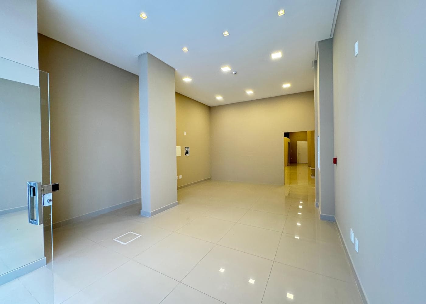 Sala Comercial à venda – Rua 244 • Meia Praia • Itapema