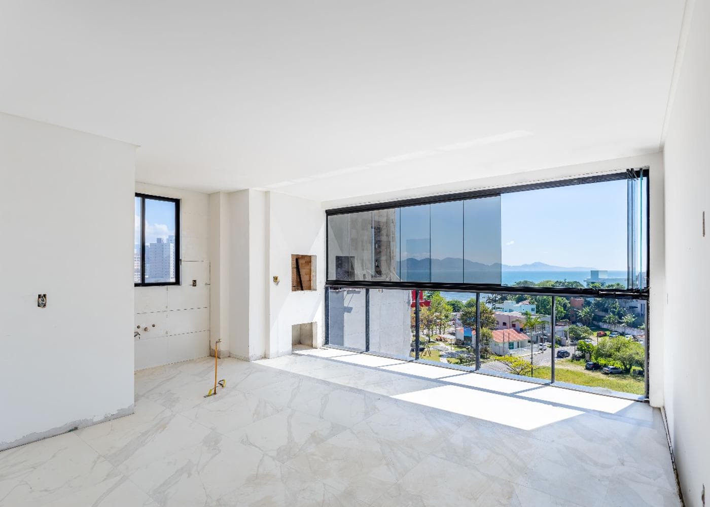Apartamento à venda – Av. Sen. Atilio Fontana • Perequê • Porto Belo
