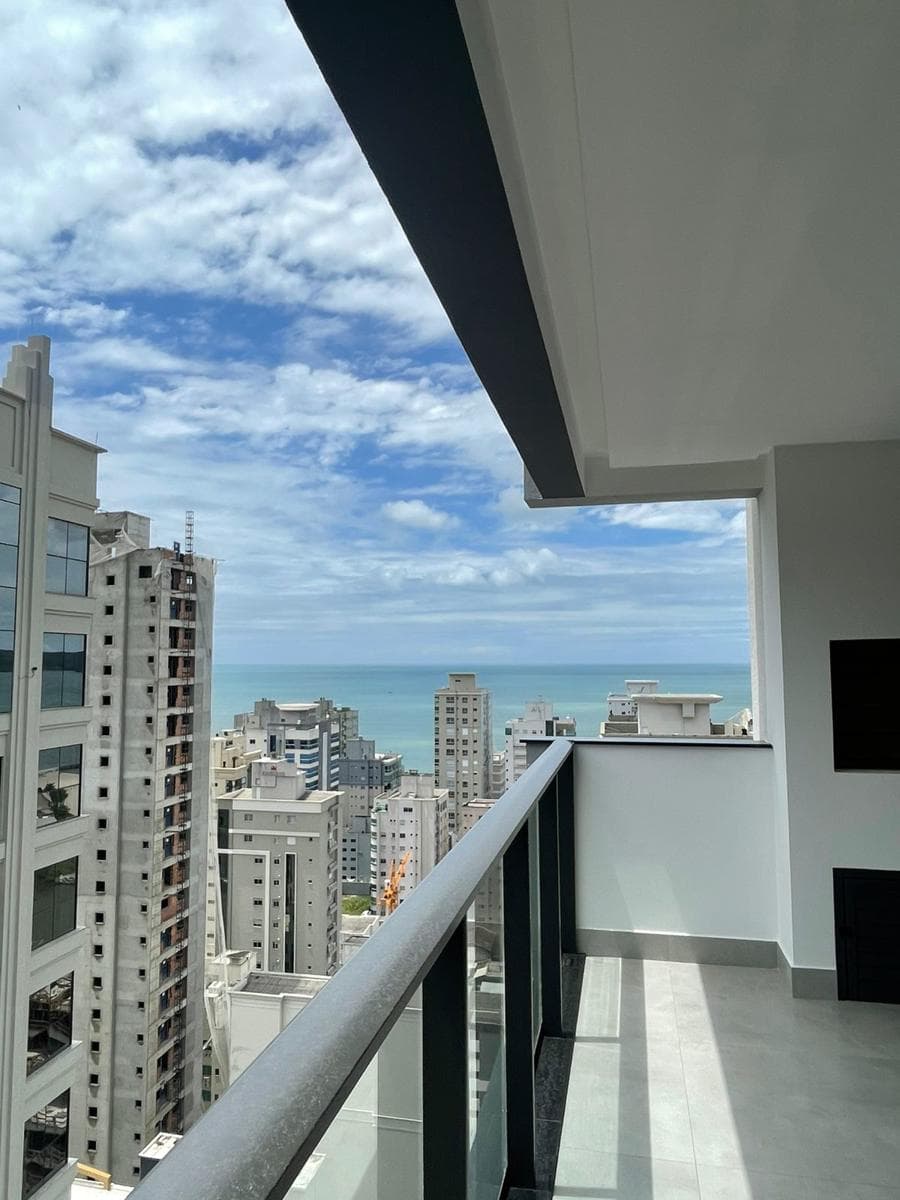 Apartamento à venda – Rua 321 • Meia Praia • Itapema