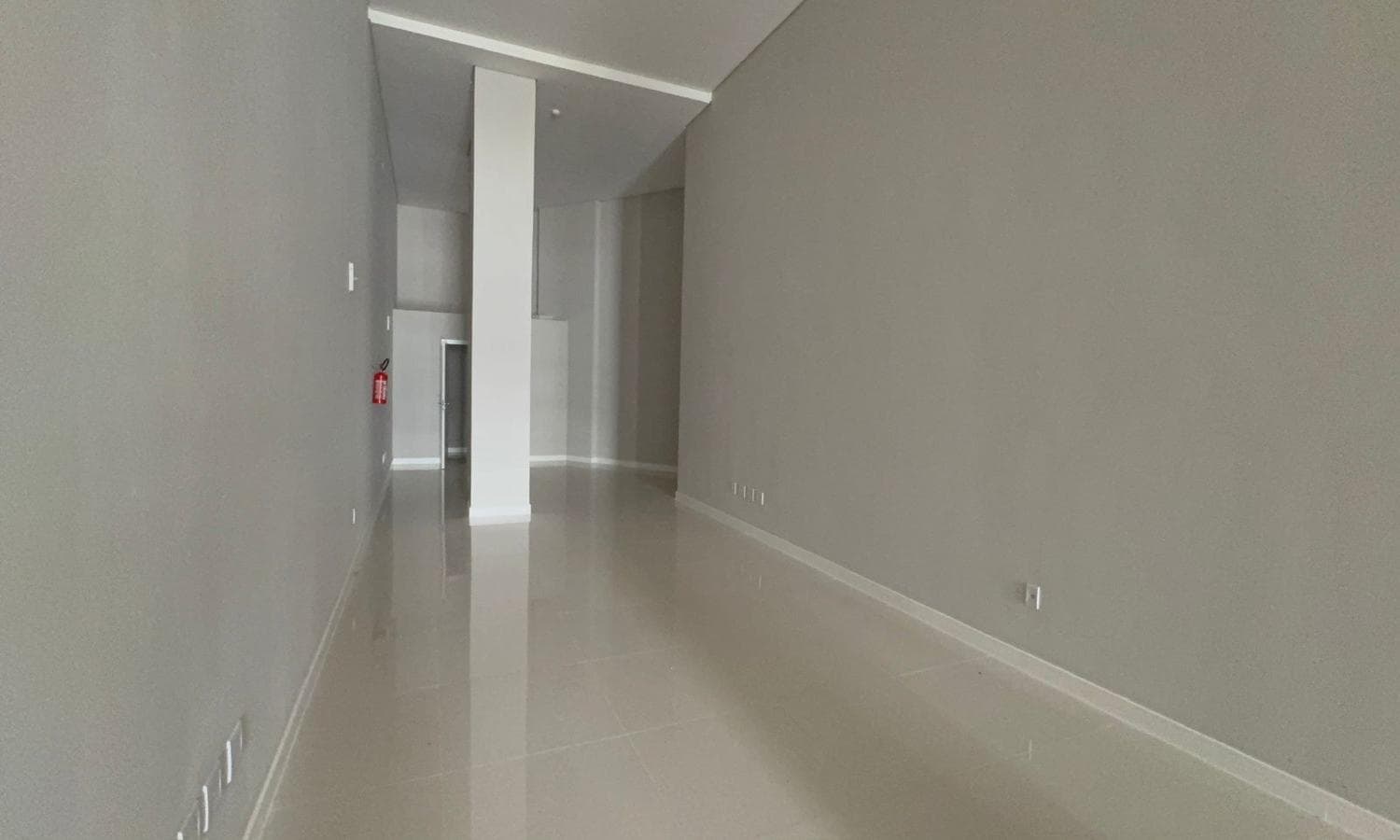 Sala Comercial à venda – Av. Governador Celso Ramos  • Centro • Itapema