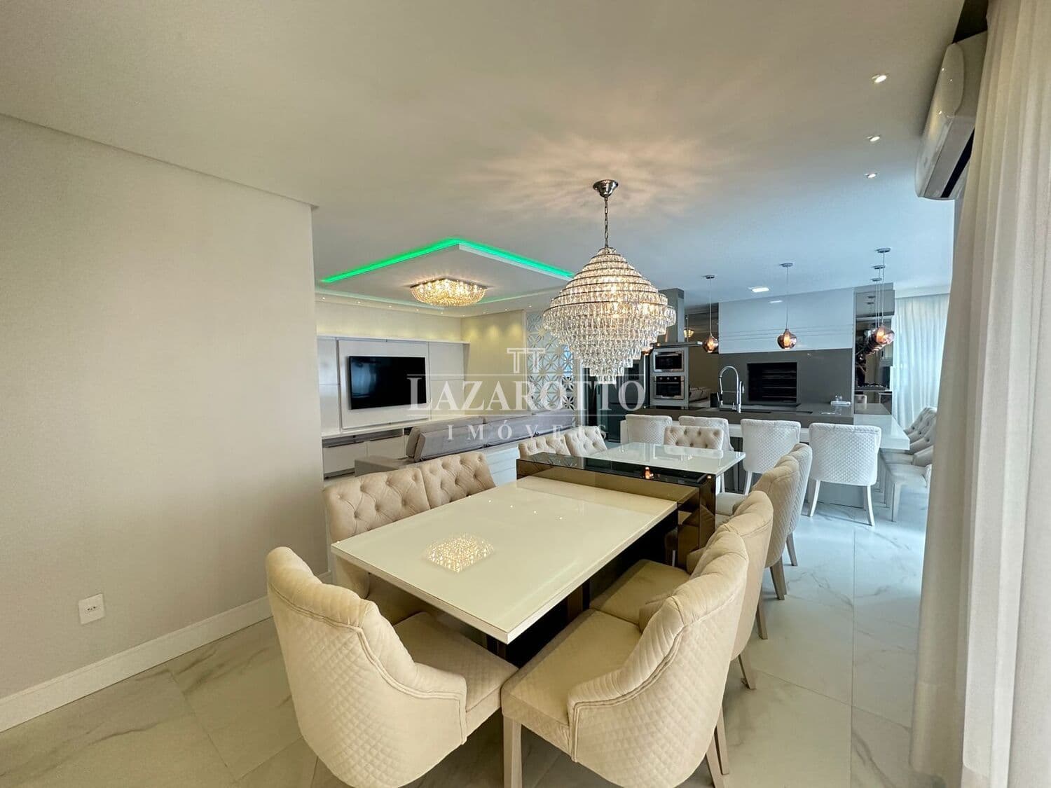 Apartamento à venda – Rua 238 • Meia Praia • Itapema