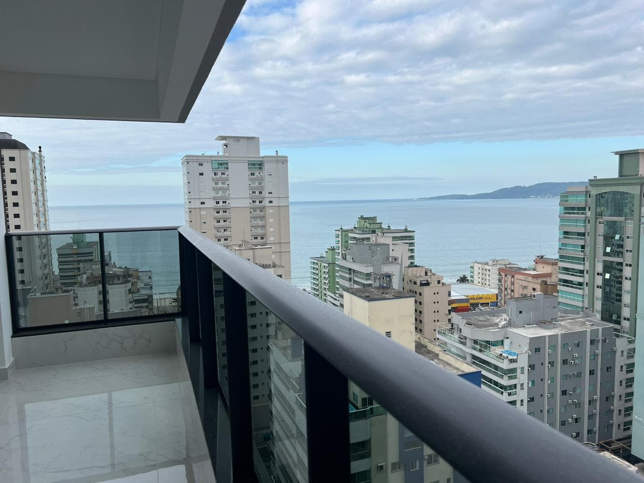 Apartamento à venda – Rua 212 • Meia Praia • Itapema