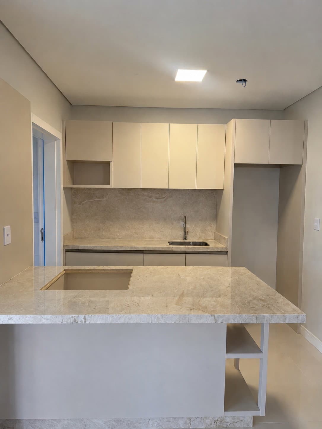 Apartamento à venda – Av. Governador Celso Ramos  • Centro • Itapema