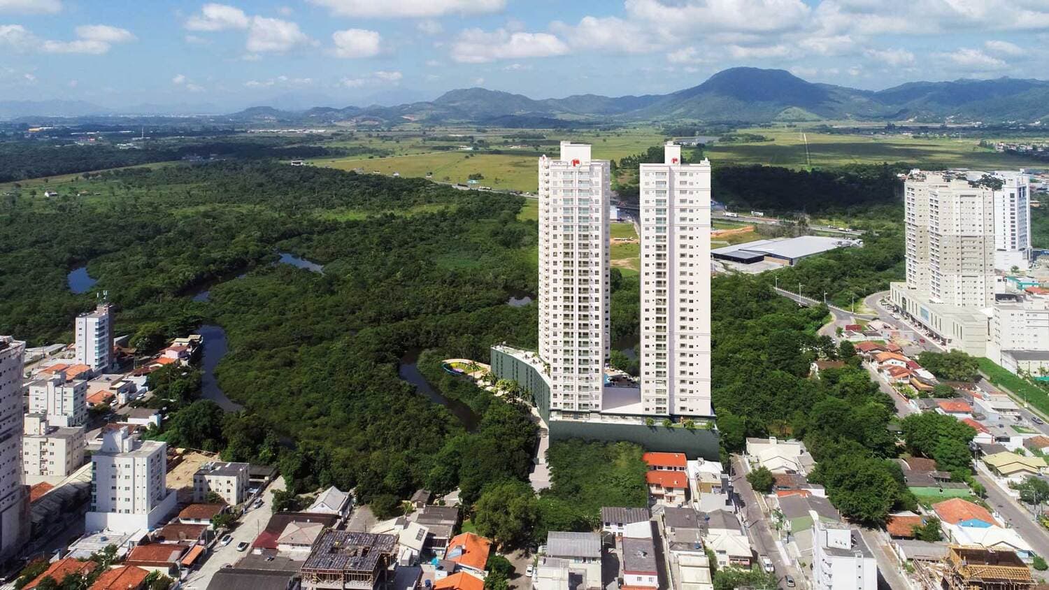 Apartamento à venda – Rua 272 D • Meia Praia • Itapema