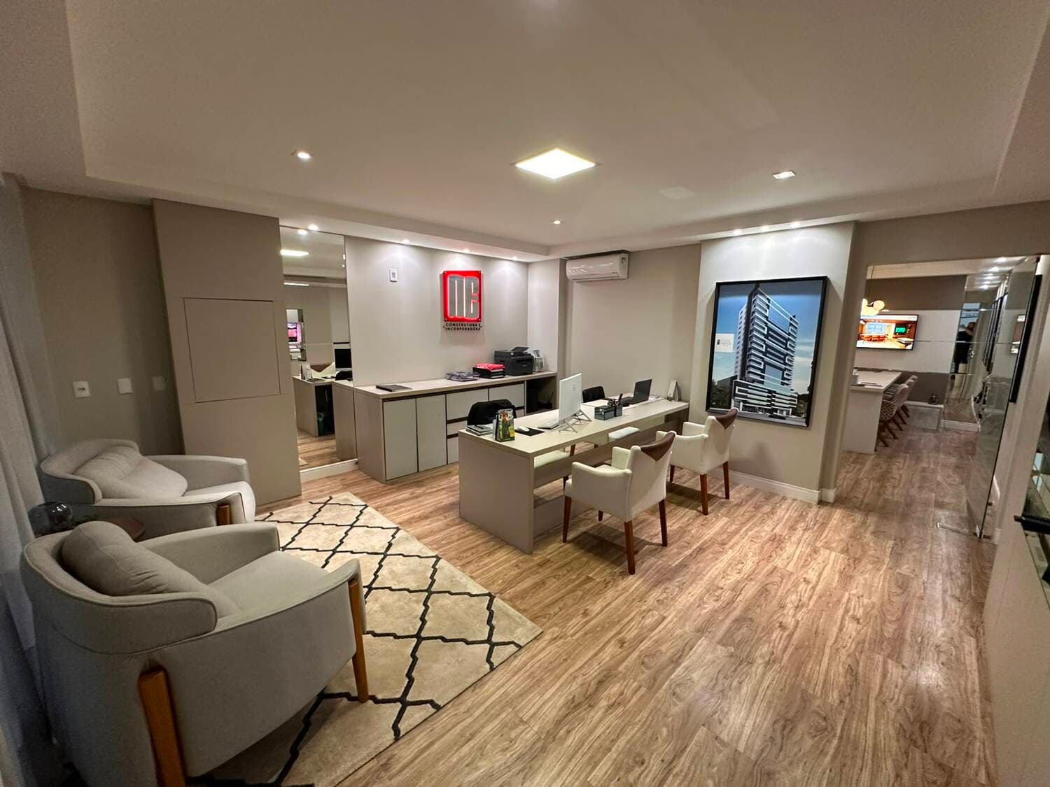 Sala Comercial à venda – Rua 248 • Meia Praia • Itapema