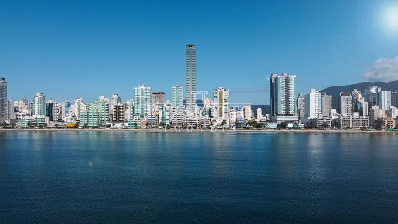 Apartamento à venda – Av Nereu Ramos • Meia Praia • Itapema