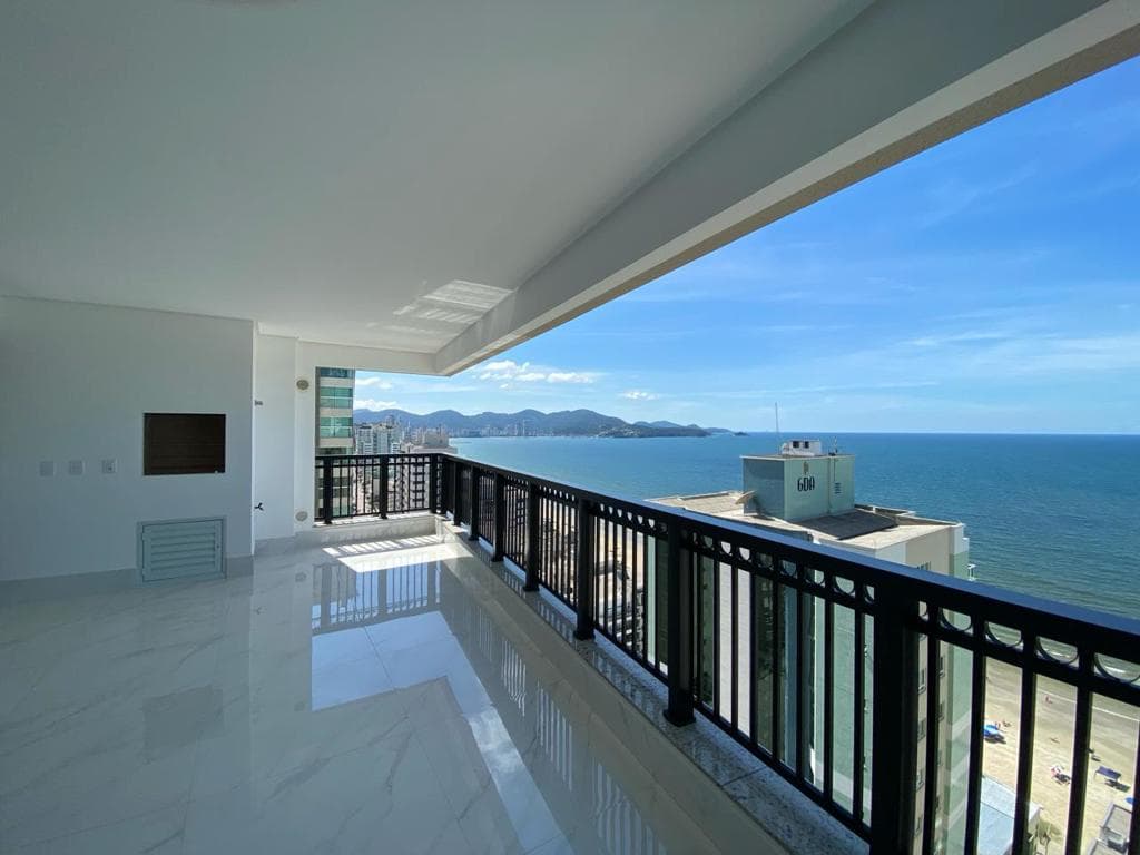 Apartamento à venda – Av Nereu Ramos • Meia Praia • Itapema