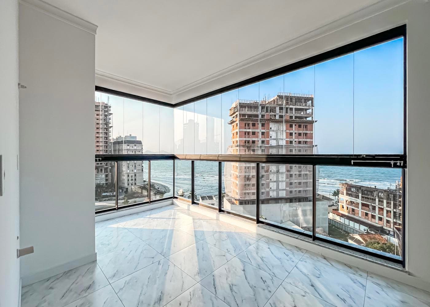 Apartamento à venda – Egon Erwin Koehler • Perequê • Porto Belo