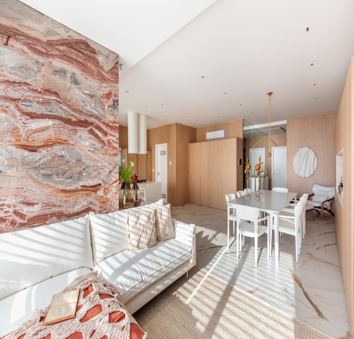 Apartamento à venda – Av Nereu Ramos • Meia Praia • Itapema