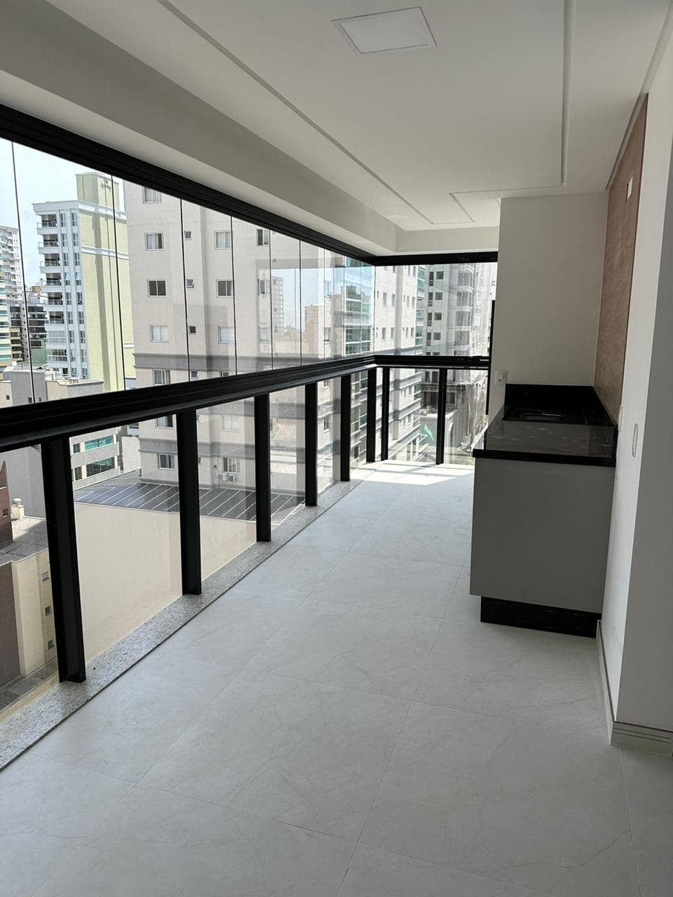 Apartamento à venda – Rua 254 A • Meia Praia • Itapema