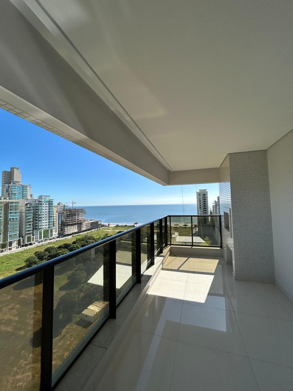Apartamento à venda – Rua 313 • Meia Praia • Itapema