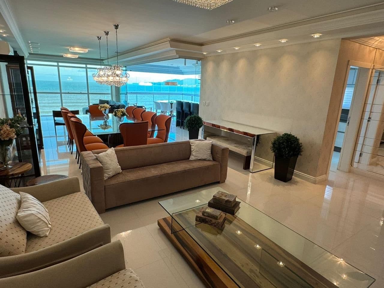 Apartamento à venda – Av. Nereu Ramos • Meia Praia • Itapema