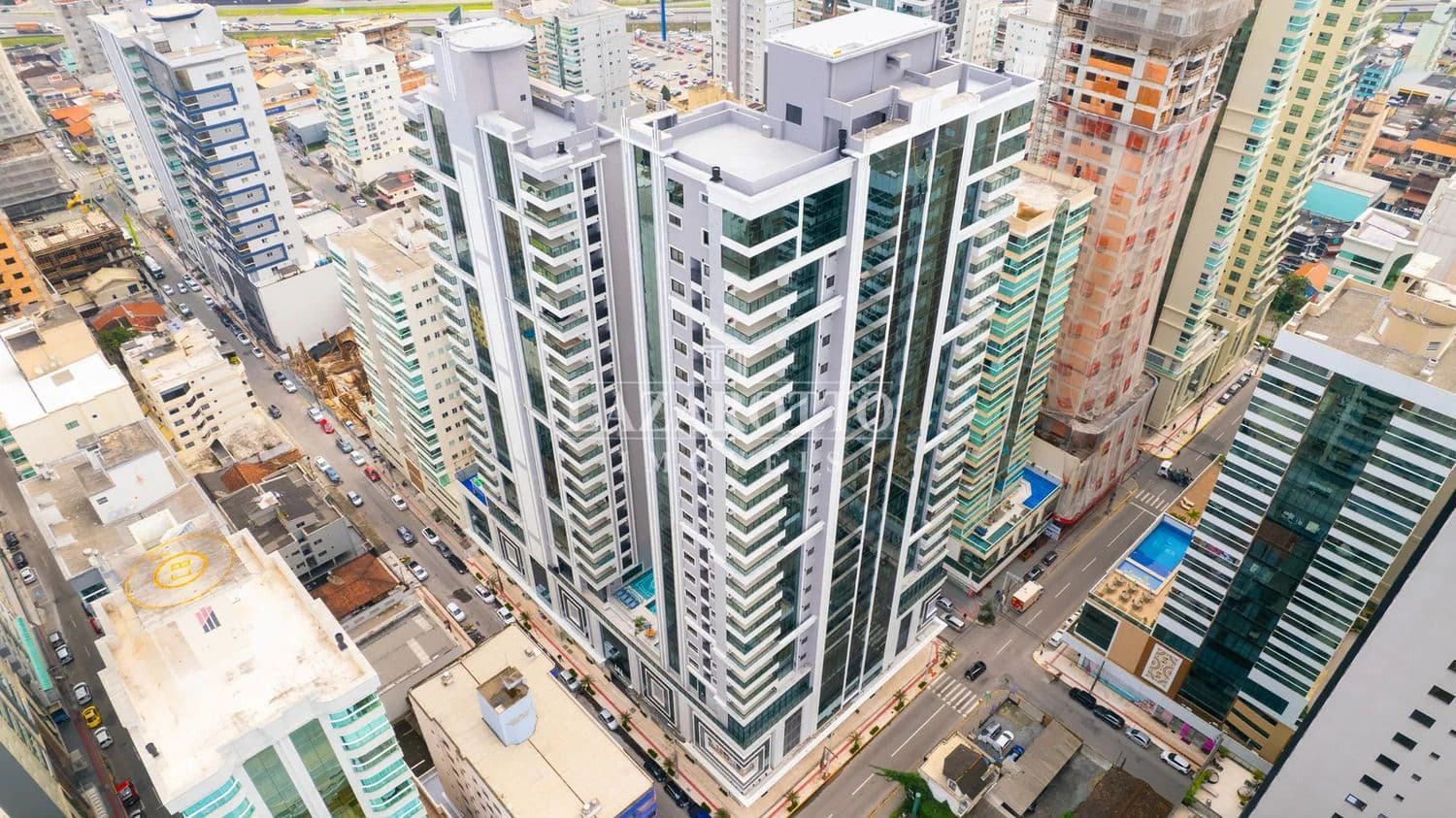 Apartamento à venda – Rua 240 • Meia Praia • Itapema