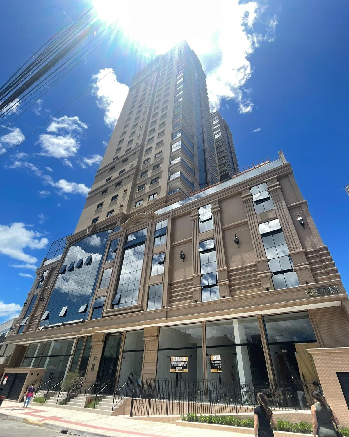 Apartamento à venda – Av. Governador Celso Ramos • Centro • Itapema