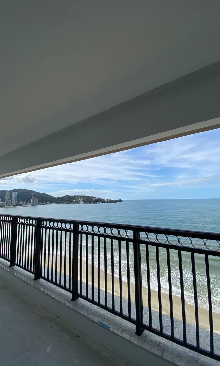Apartamento à venda – Av Beira Mar • Centro • Itapema