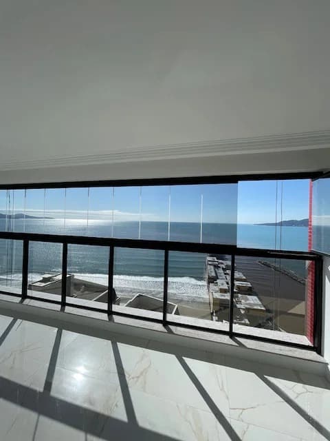 Apartamento à venda – Rua 323 B • Meia Praia • Itapema