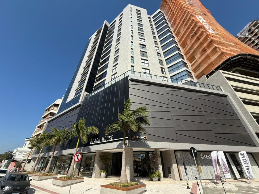 Apartamento à venda – Av. Sen. Atilio Fontana • Perequê • Porto Belo