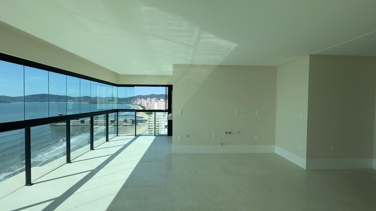 Apartamento à venda – Rua 313 • Meia Praia • Itapema