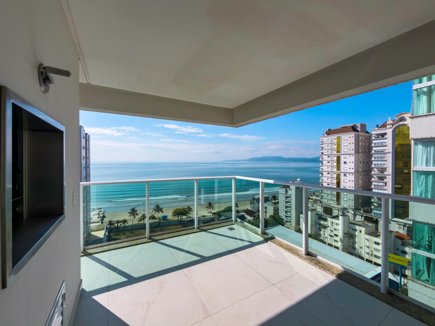Apartamento à venda – Rua 202 • Meia Praia • Itapema