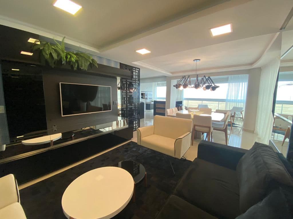 Apartamento à venda – Av. Nereu Ramos • Meia Praia • Itapema
