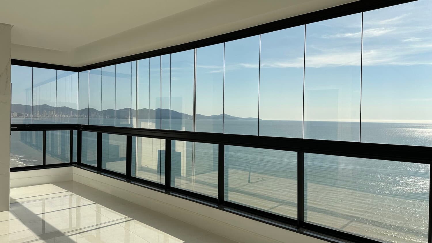 Apartamento à venda – Av. Sen. Atílio Fontana • Perequê • Porto Belo