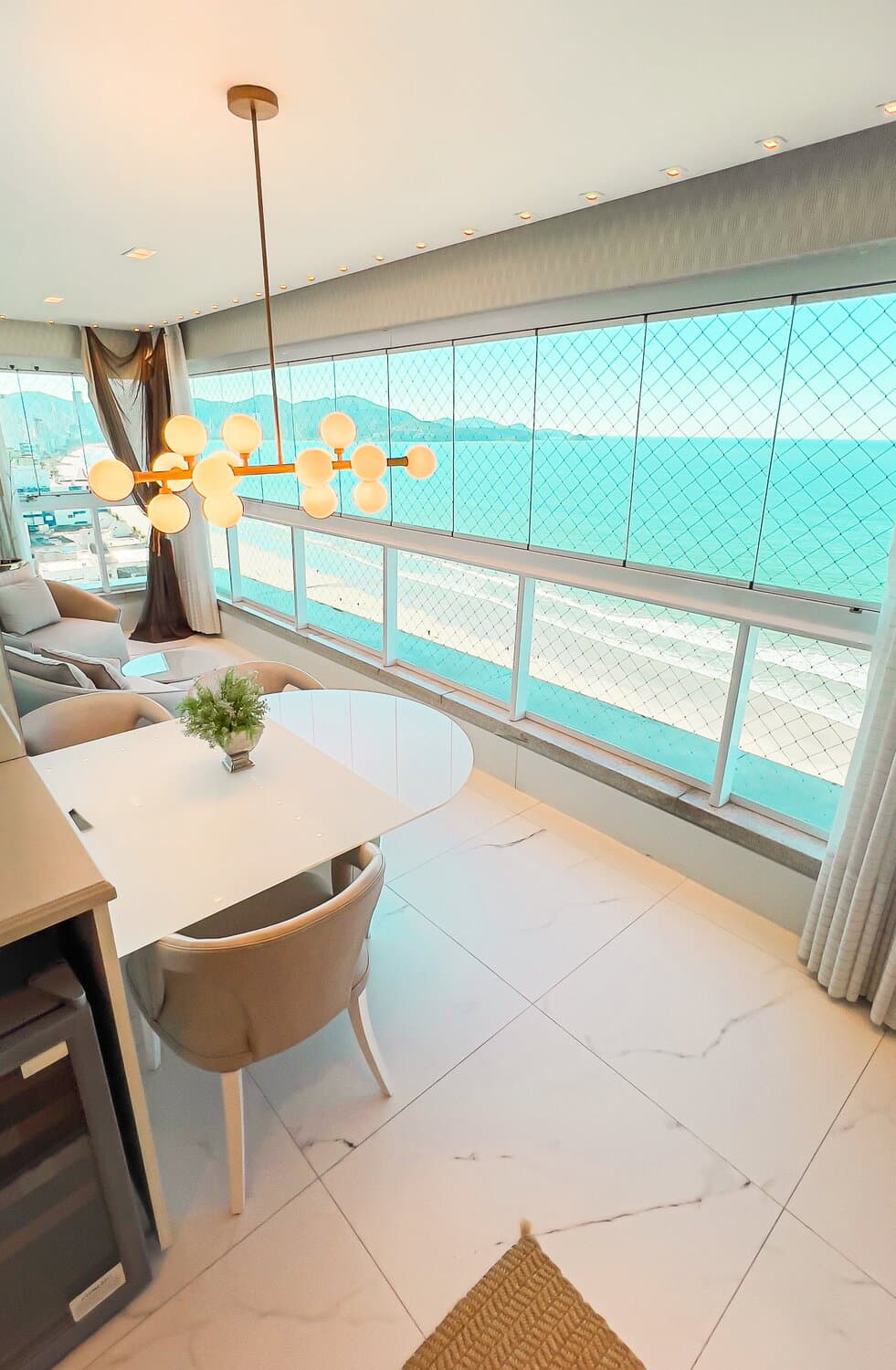 Apartamento à venda – Rua 231 A • Meia Praia • Itapema