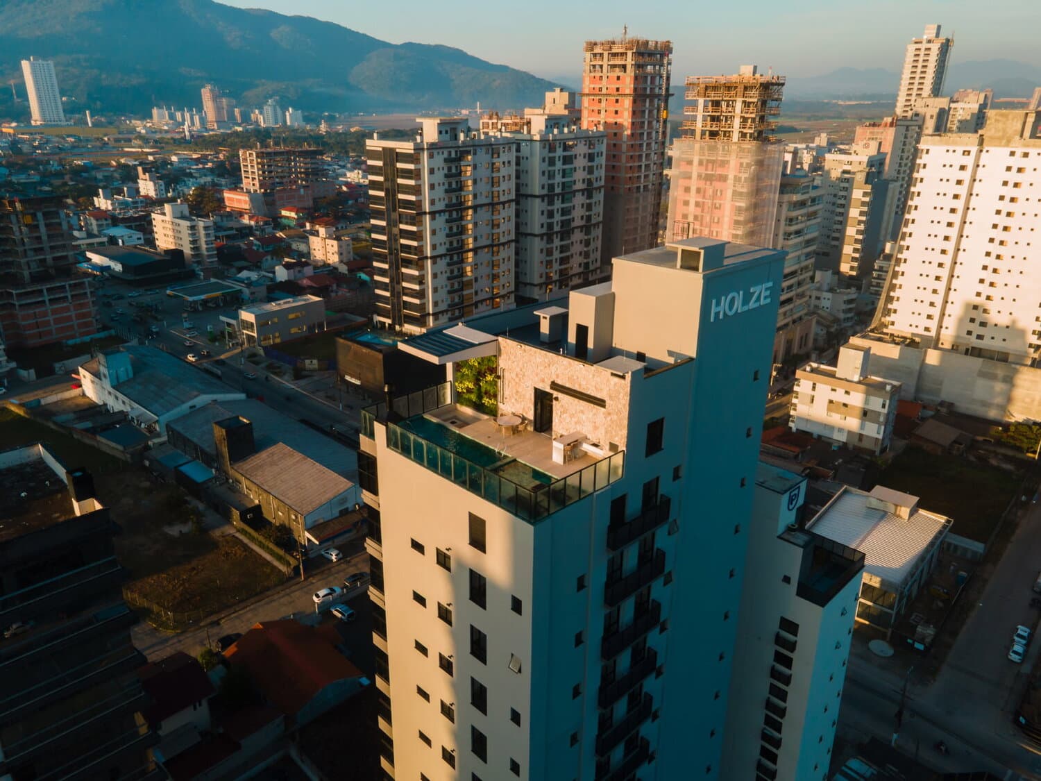 Apartamento à venda – R. Arnoldo Tome dos Santos • Perequê • Porto Belo
