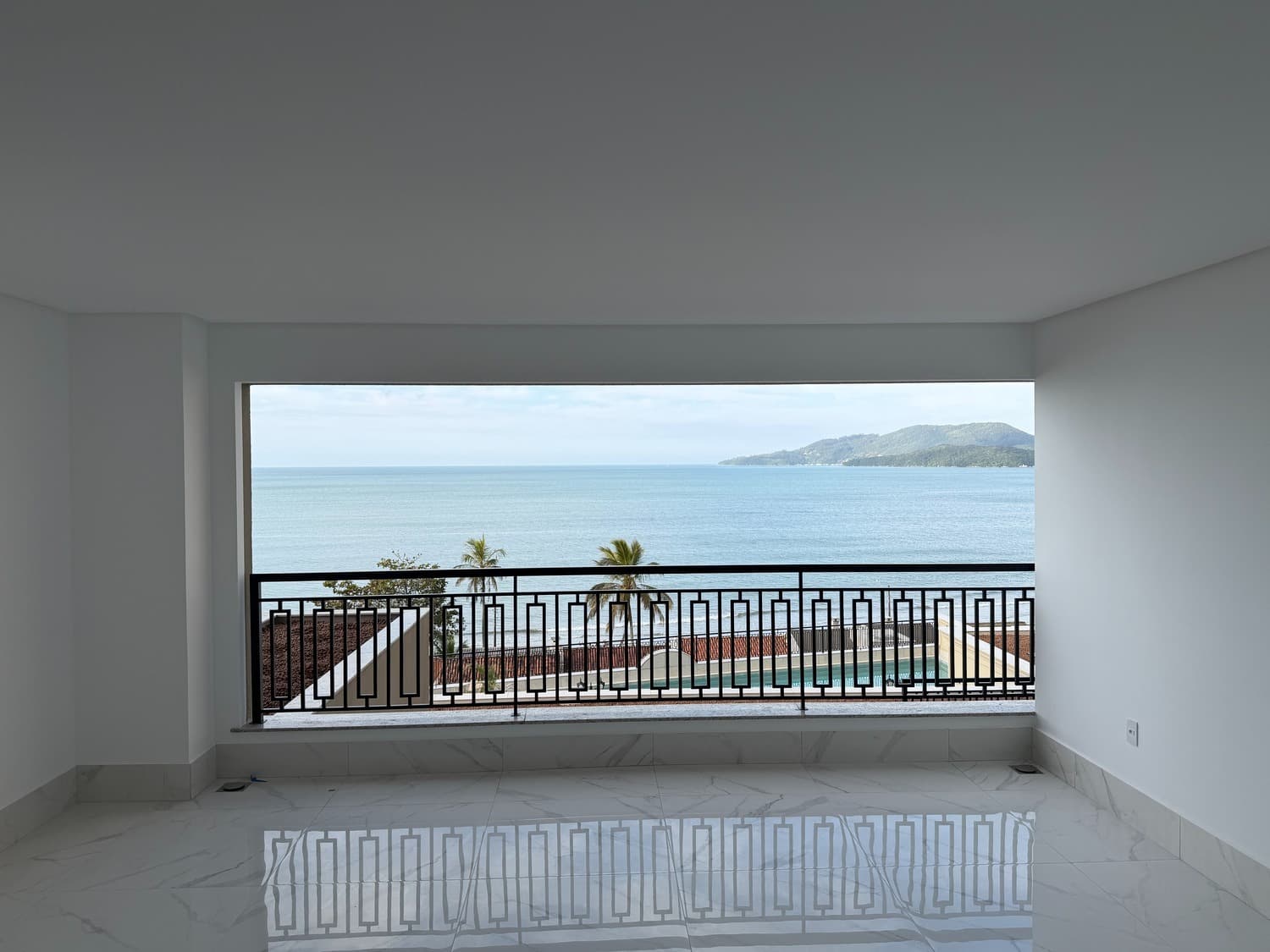 Apartamento à venda – Av. Sen. Atílio Fontana • Perequê • Porto Belo