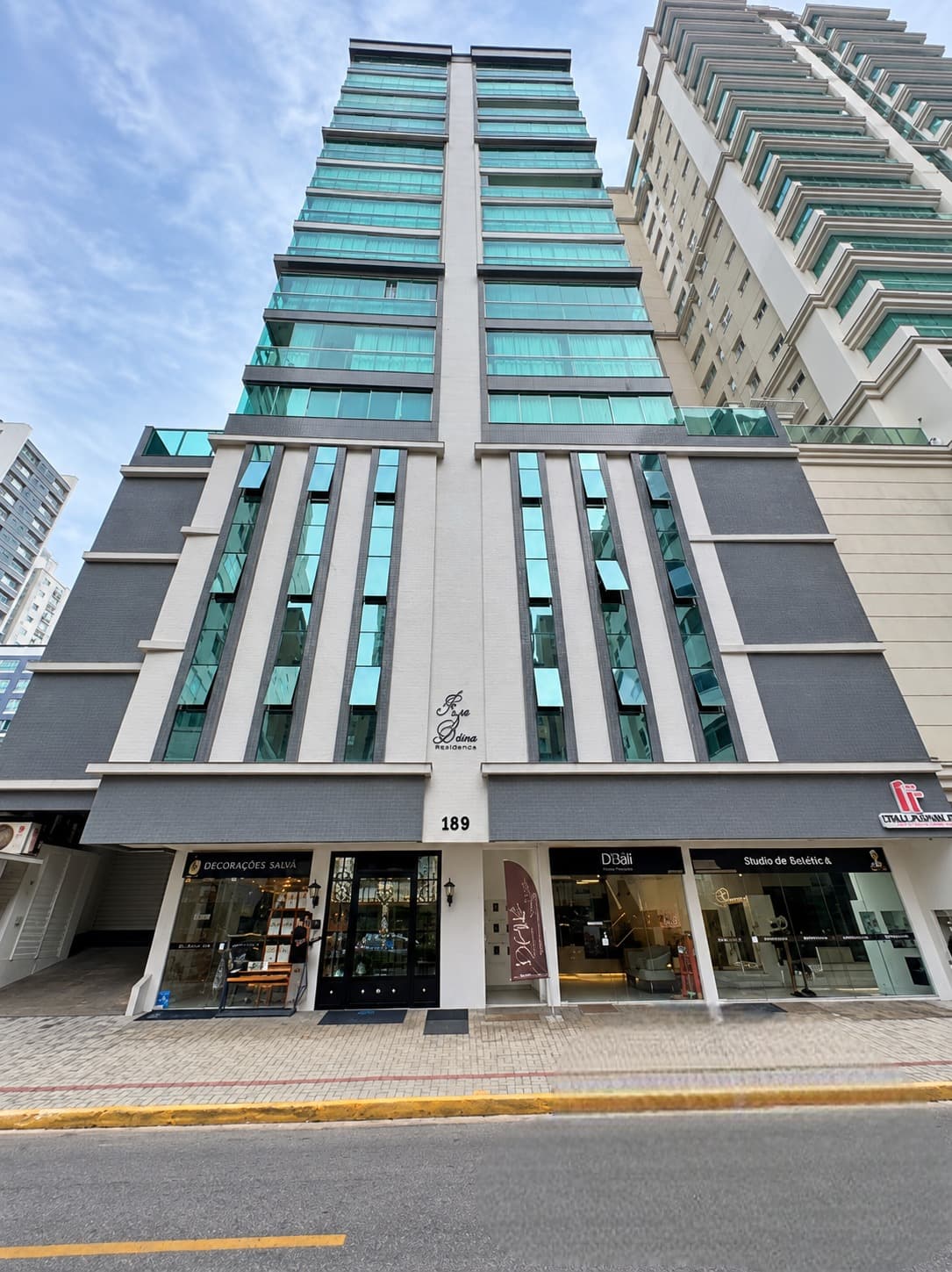 Apartamento à venda – Rua 238 • Meia Praia • Itapema